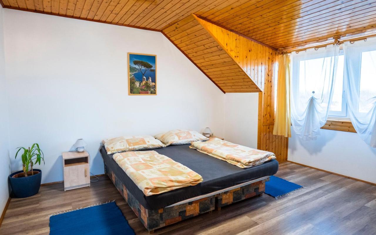 Kis Teniszhaz Ordacsehi Bagian luar foto