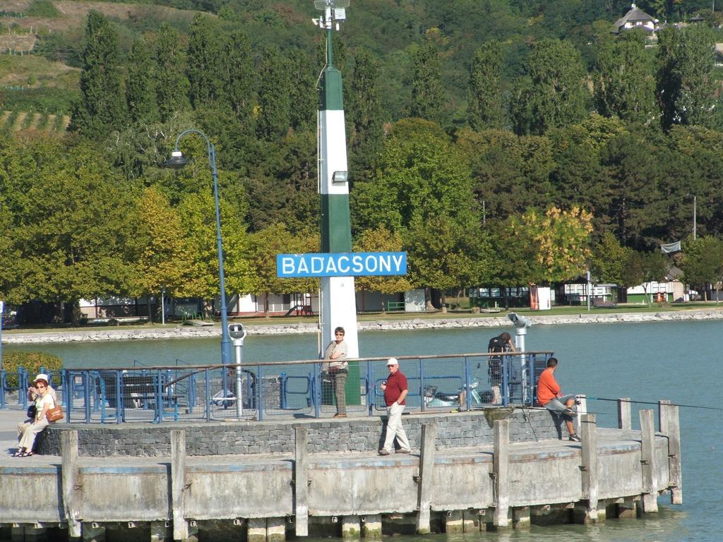 Kis Teniszhaz Ordacsehi Bagian luar foto