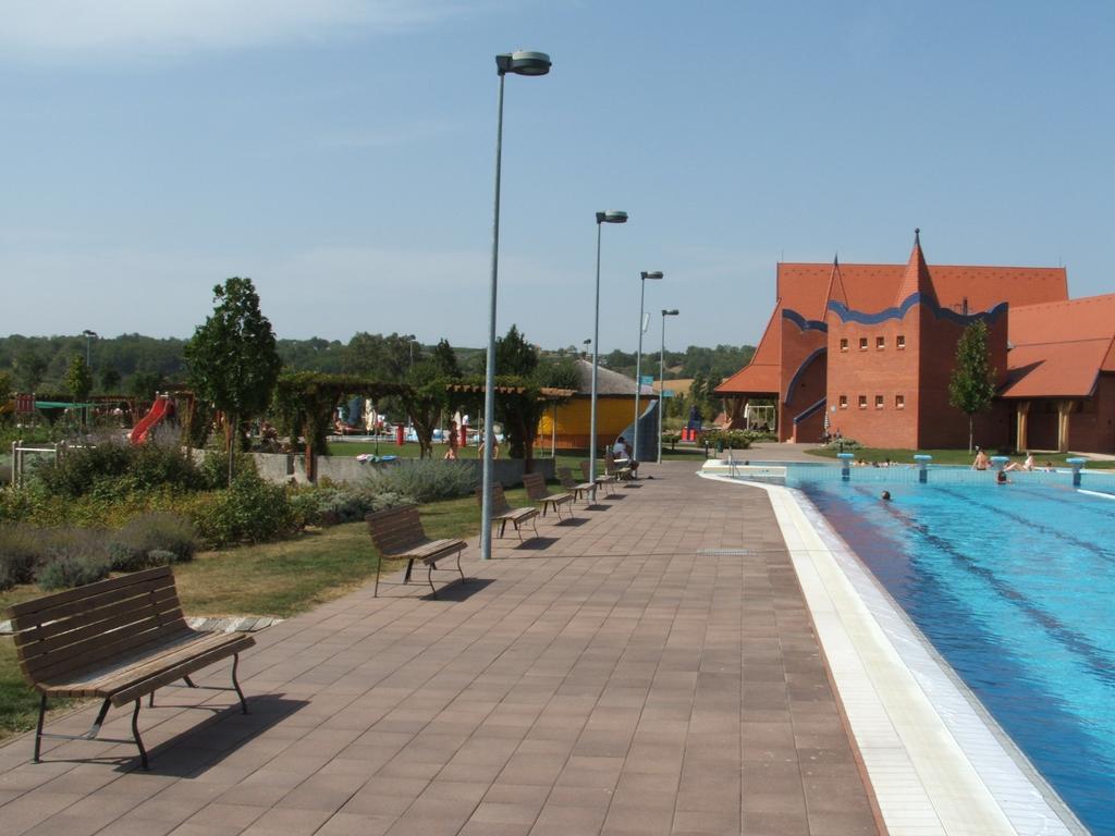 Kis Teniszhaz Ordacsehi Bagian luar foto